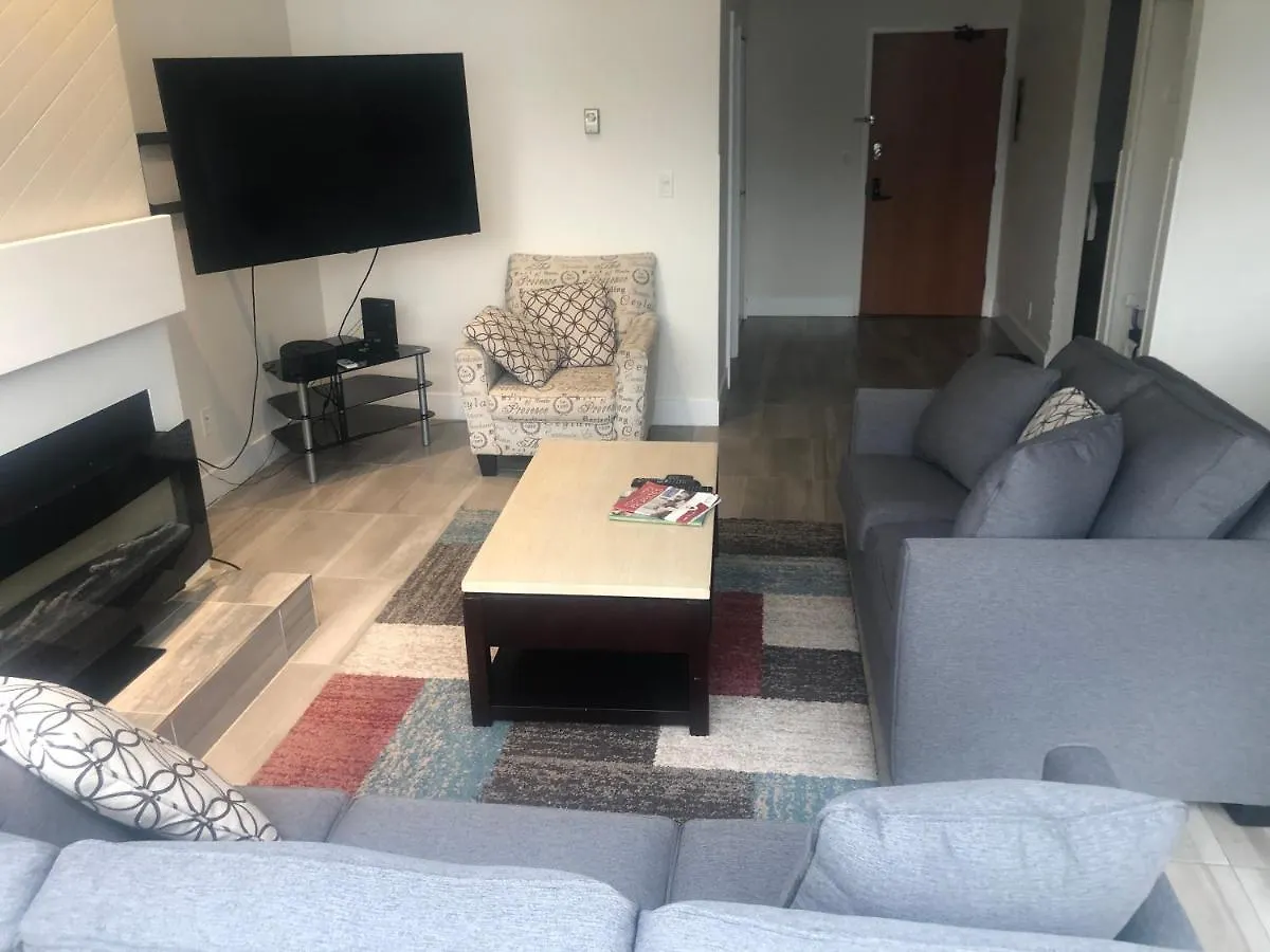Hearthstone Lodge Loft, Village Centre, Private Hot Tub, Sleeps 6 Whistler 0*,